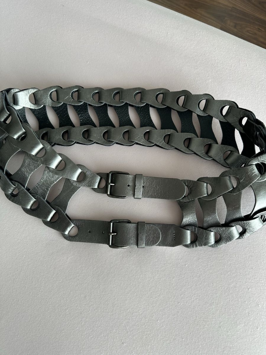 Marc Cain Cinture: MARCCAIN Gürtel Leder 5/88 silber/schwarz – Nuovo (secondo la descrizione) da Rüti ZH venduto da alfaromeo96