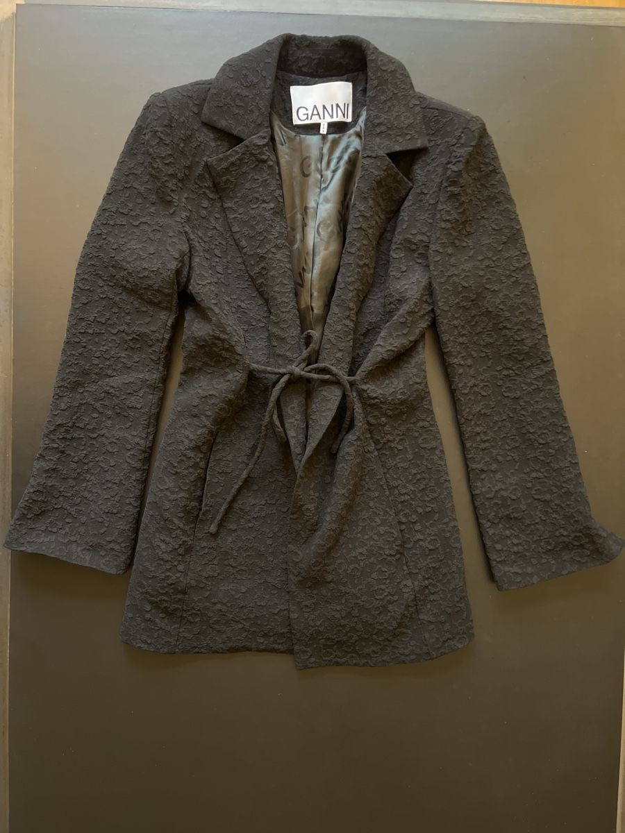 Ganni Completi & Tailleur: Anzug von GANNI / 34 / 36 – Nuovo (secondo la descrizione) da Basel venduto da fra_np7m