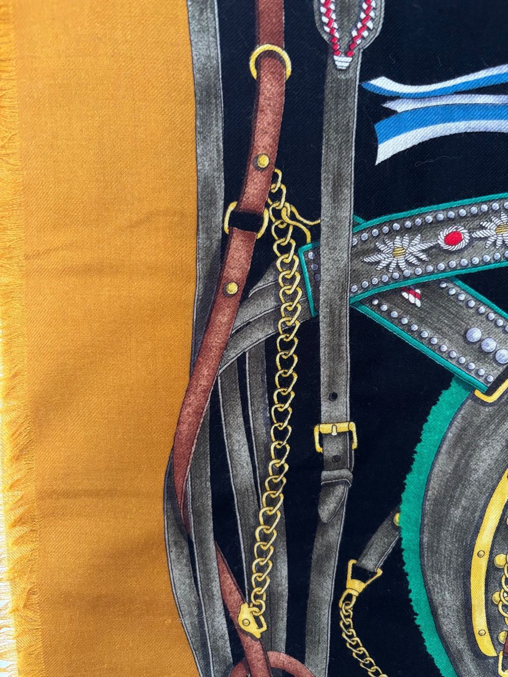 Gucci Foulard & Sciarpe: GUCCI  Wolle/Seide Schal 135x135cm – Nuovo (secondo la descrizione) da Herrliberg venduto da mayfi 3