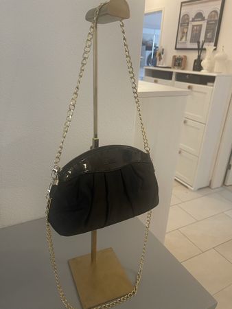 Dior Parfums Handtasche schwarz goldfarbene Kette