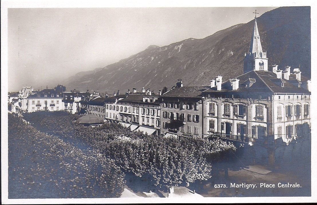 Ansichtskarten: MARTIGNY, place centrale – Neu (gemäss Beschreibung) aus Les Verrières von Scampi0