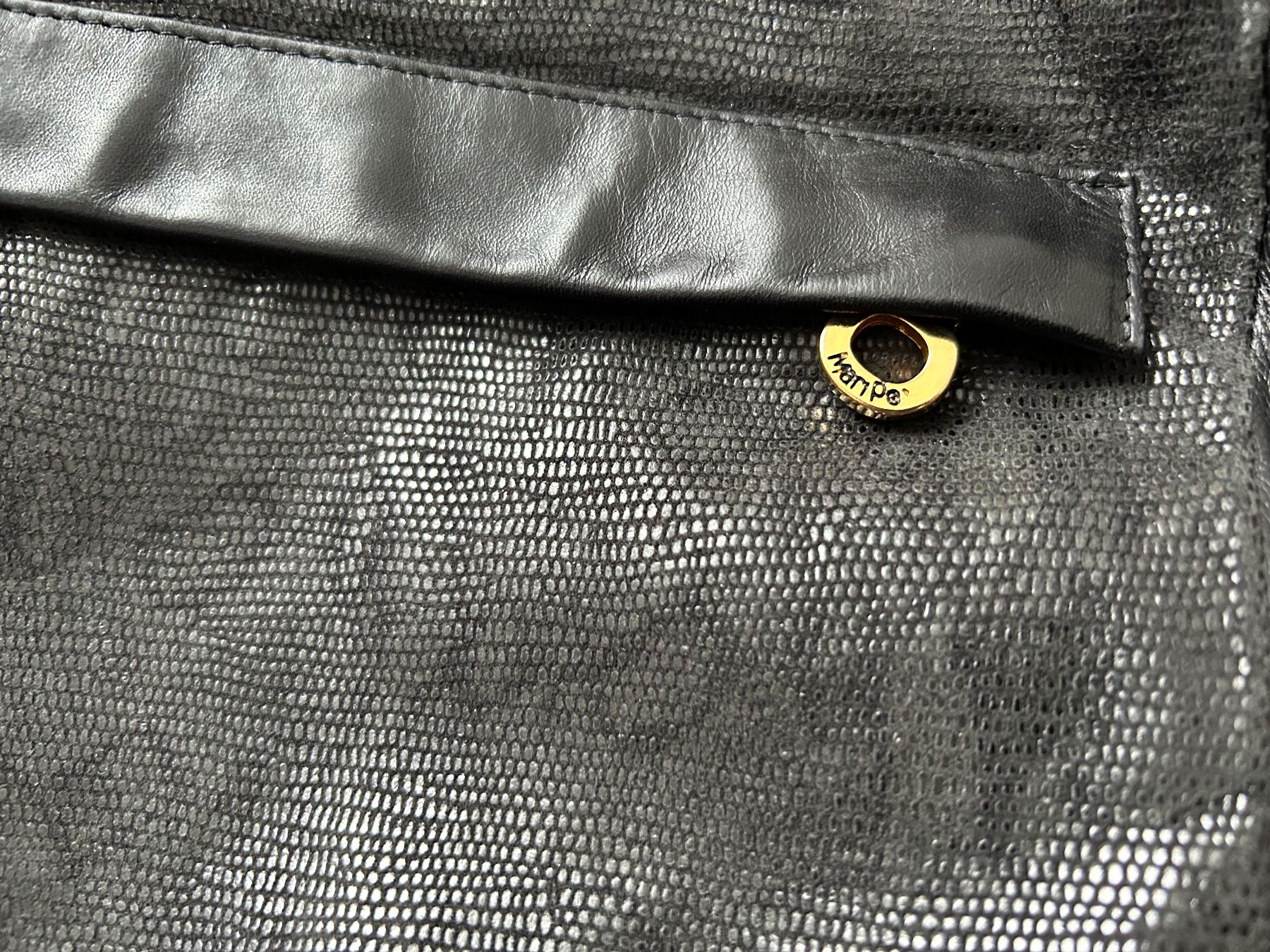 Taschen für Damen: Elegante schwarze Leder Tasche – Gebraucht aus Feuerthalen von Anna_Swift 3