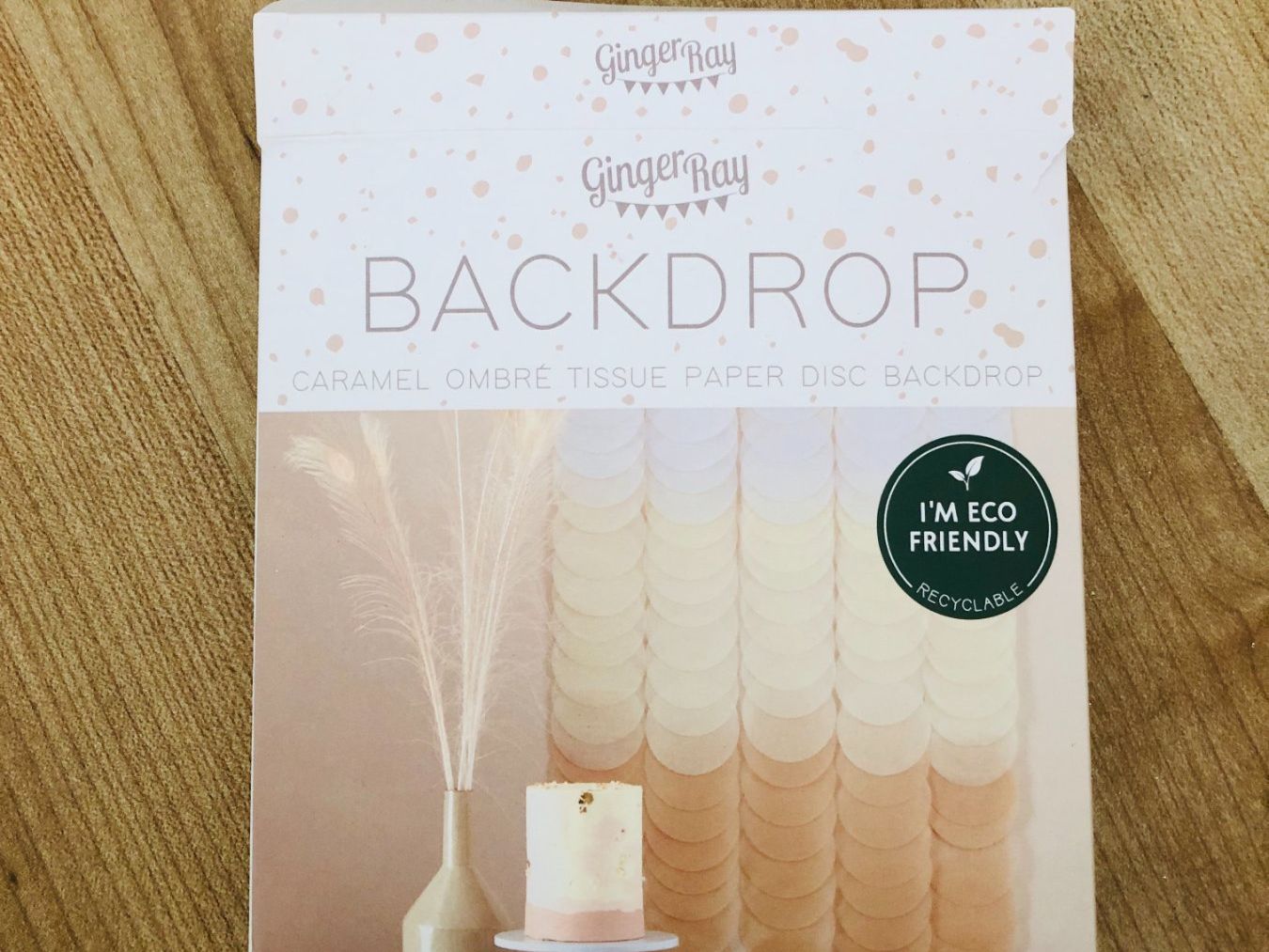Tutte le decorazioni: Ginger Ray Backdrop Caramel Ombré – Nuovo e nell'imballaggio originale da Arlesheim venduto da OmnIa55