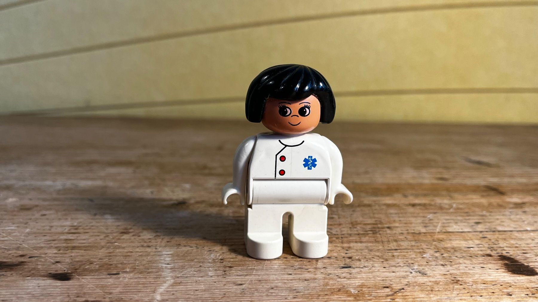 Lego Statuette: LEGO Duplo Notfall 2 Krankenschwestern mit Verletzem – Usato da Ennetbaden venduto da teo_yg9s 3