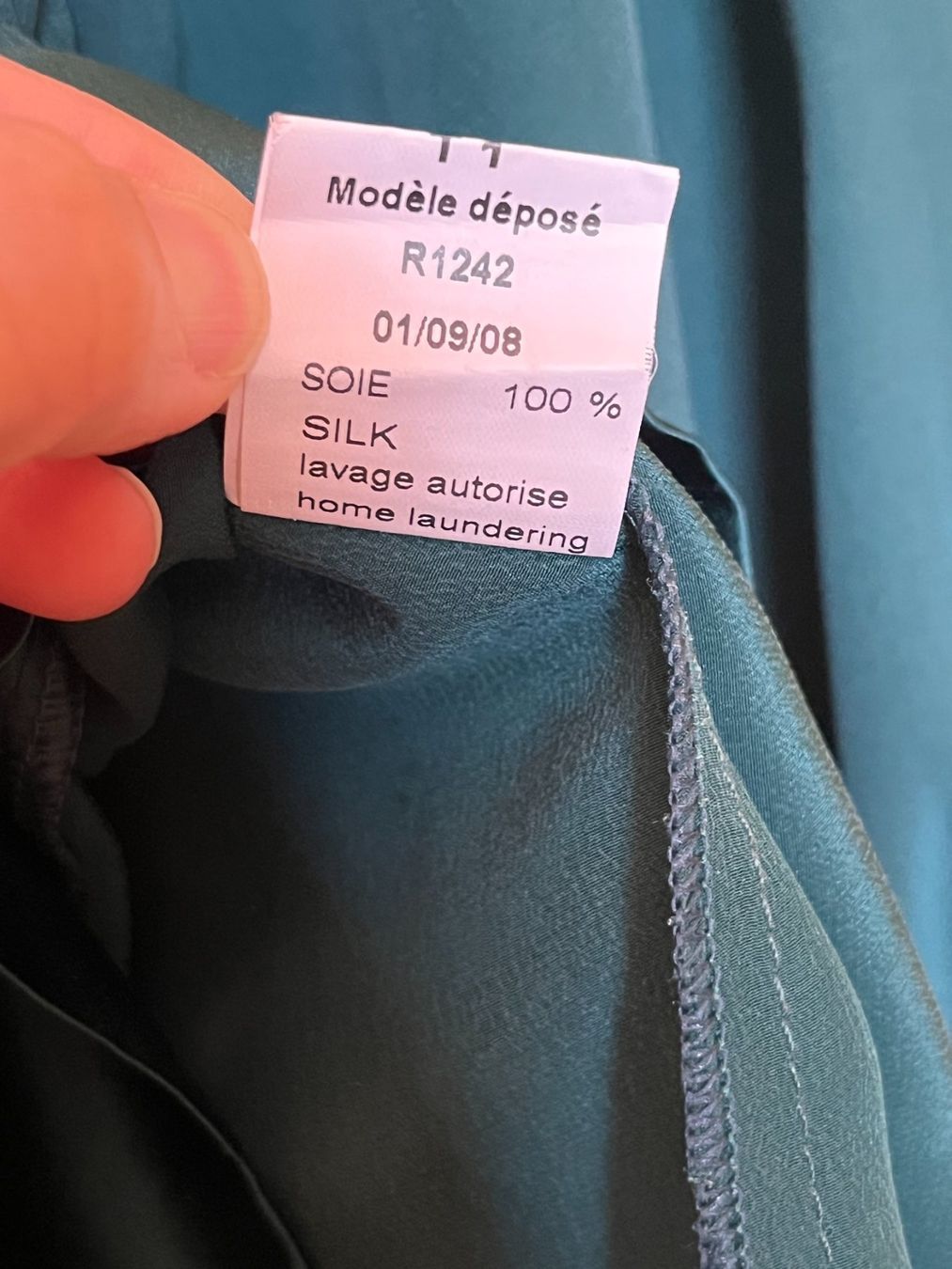 Robes: Robe Queenie taille 1 en soie 100% – Neuf (Voir description) à Pully par Artemisya 2