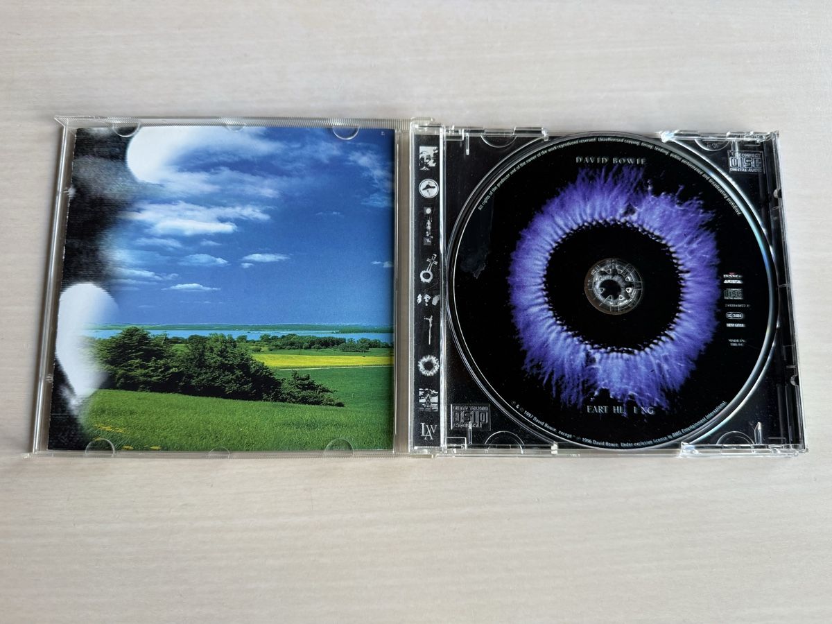 CD: David Bowie Earthling CD  – Usato da Oberried Brienz venduto da Chyara 2