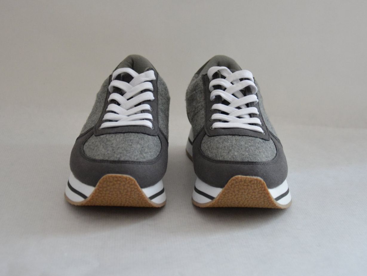 Scarpe da donna: Sneaker Plateau-Sneaker Pull&Bear Grau Gr. 38 neu! – Nuovo (secondo la descrizione) da Bern venduto da SecondWave 1