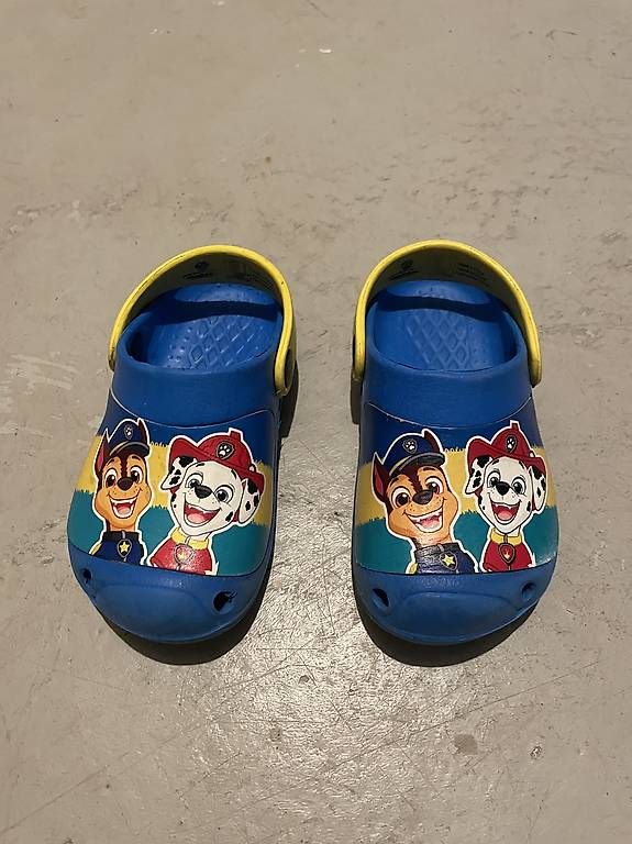 Crocs Scarpe per ragazzi: Sabots pat patrouille 26 – Usato da Grattavache venduto da Benterra