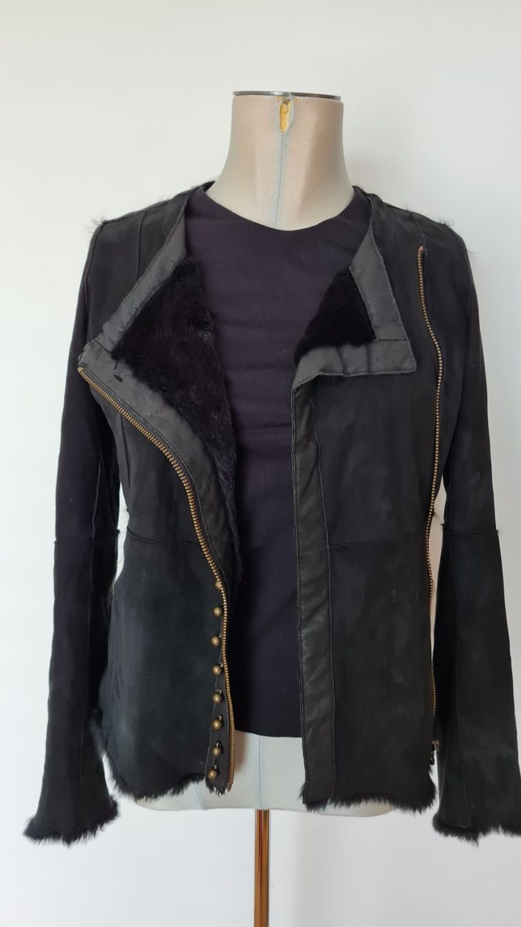 Maje Giacche: Veste Maje taille S fourrure noire – Usato da Payerne venduto da wardi11 2