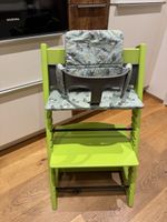 Stokke Tripp Trapp Kinderstuhl grün mit Zubehör - Versand ok