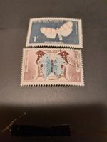 Lot de 2 Timbres de Madagascar avec papillons rares!
