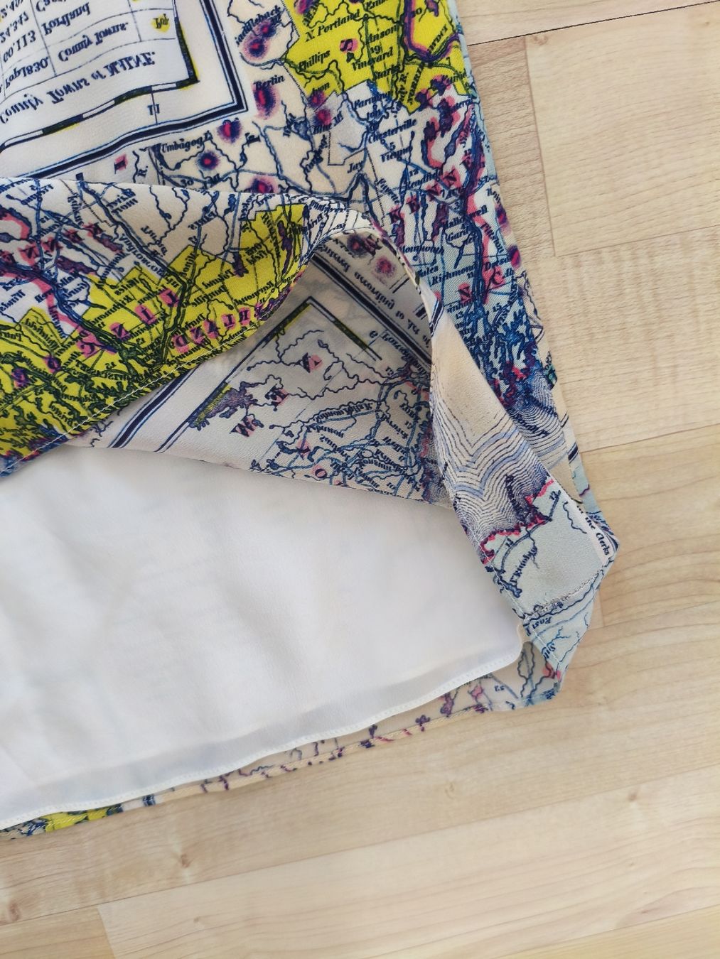 Gonne: CARVEN Seidenrock Grösse 38 Kartenprint  – Nuovo (secondo la descrizione) da Rieden AG venduto da juliarieden 3