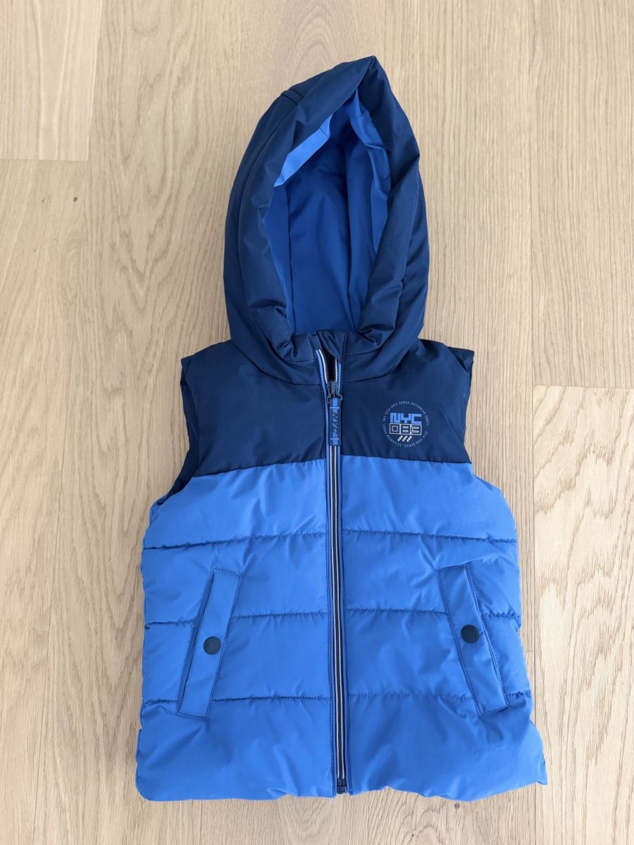 Altro abbigliamento per bambino: Steppweste Gr. 104  – Usato da Rain venduto da Heike5284
