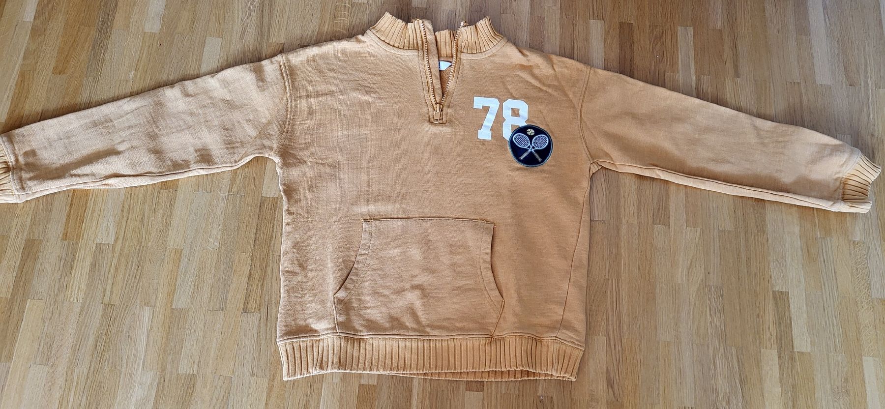 Pulls et sweat-shirts: Pulli 134-140 cm – D'occasion à Oberwil BL par Manue1974