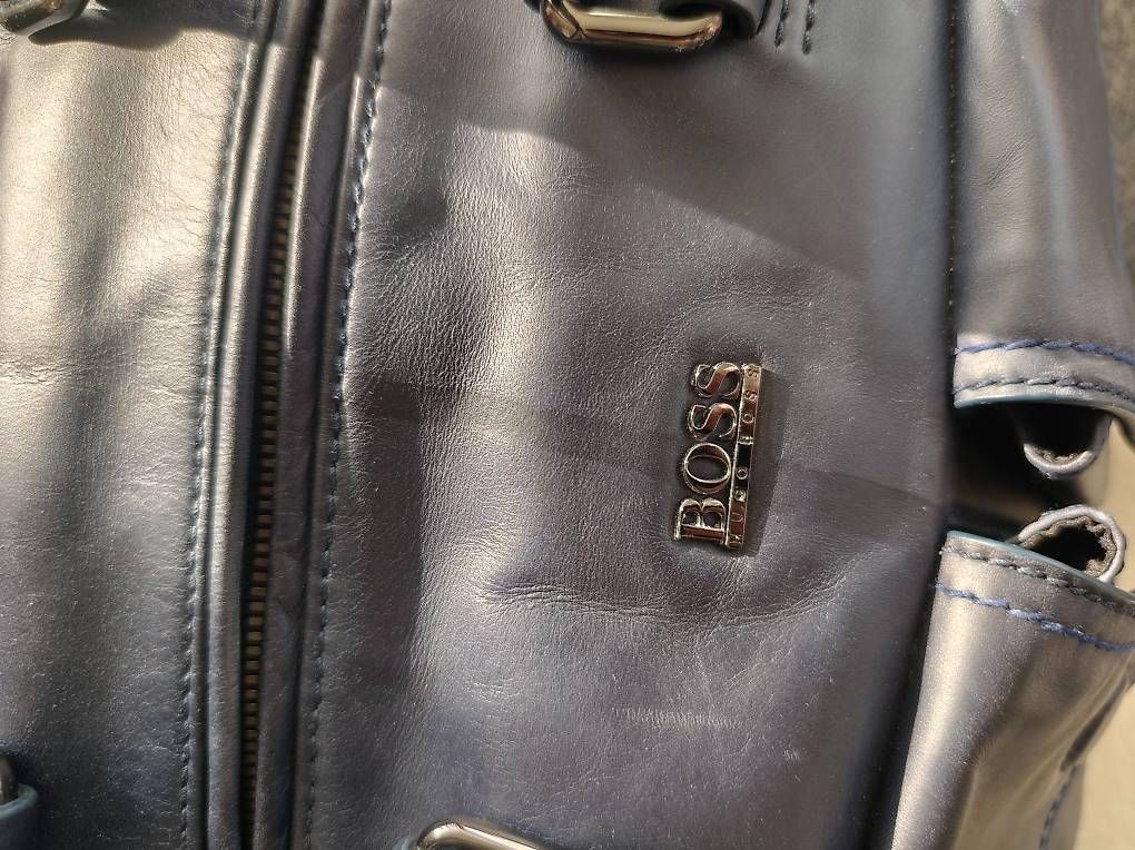 Hugo Boss Borse: Hugo Boss Leder Weekender / Reisetasche – Usato da Oberkulm venduto da FairTreasures 3