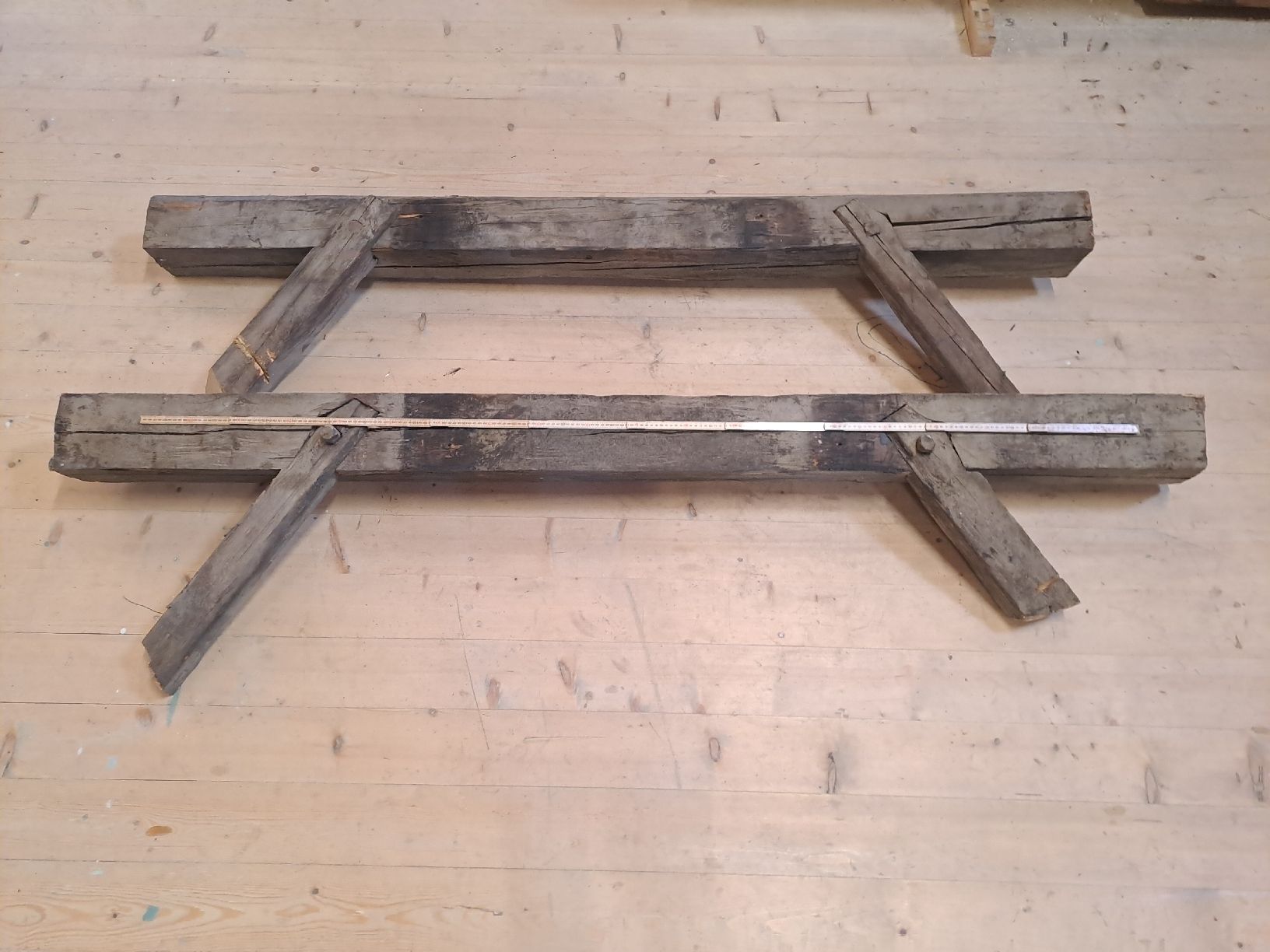 Articoli in legno: Altholz – Usato da Heimenschwand venduto da fipuae 4