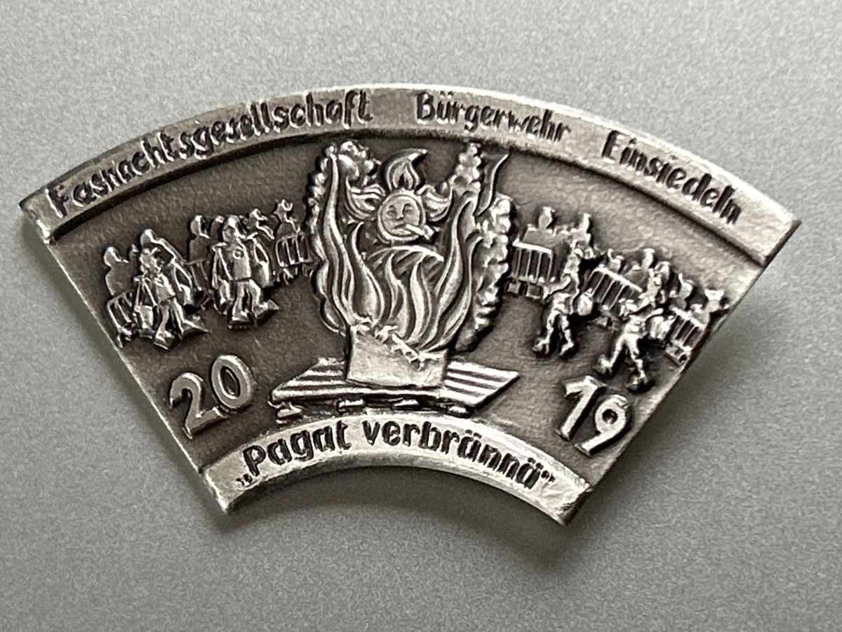 Placchette & Badge: Fasnachtsplakette Einsiedeln 2019 – Nuovo (secondo la descrizione) da Sattel venduto da usch6417
