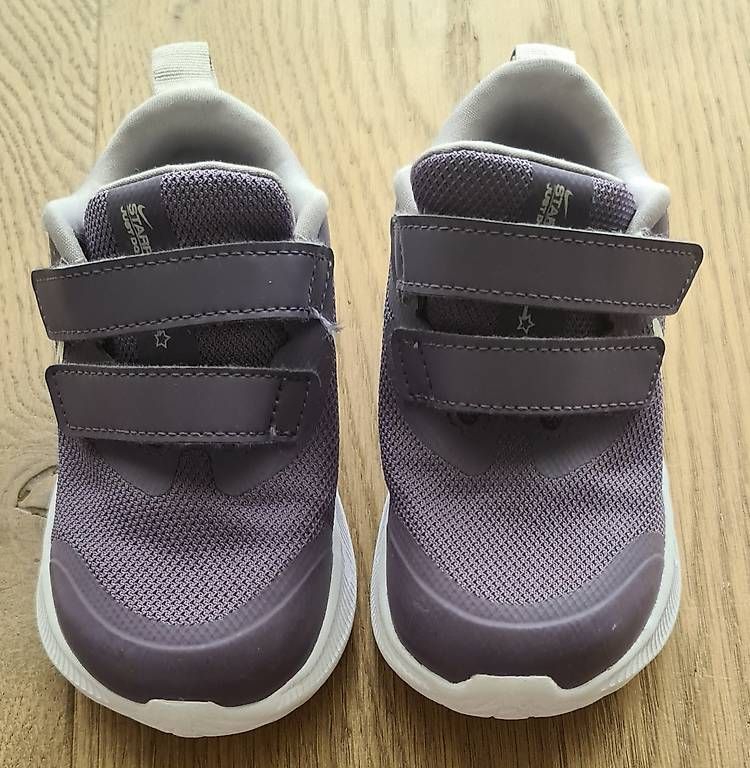 Scarpe per ragazzi: Nike Turnschuhe Gr. 25 – Usato da Berikon venduto da Puh