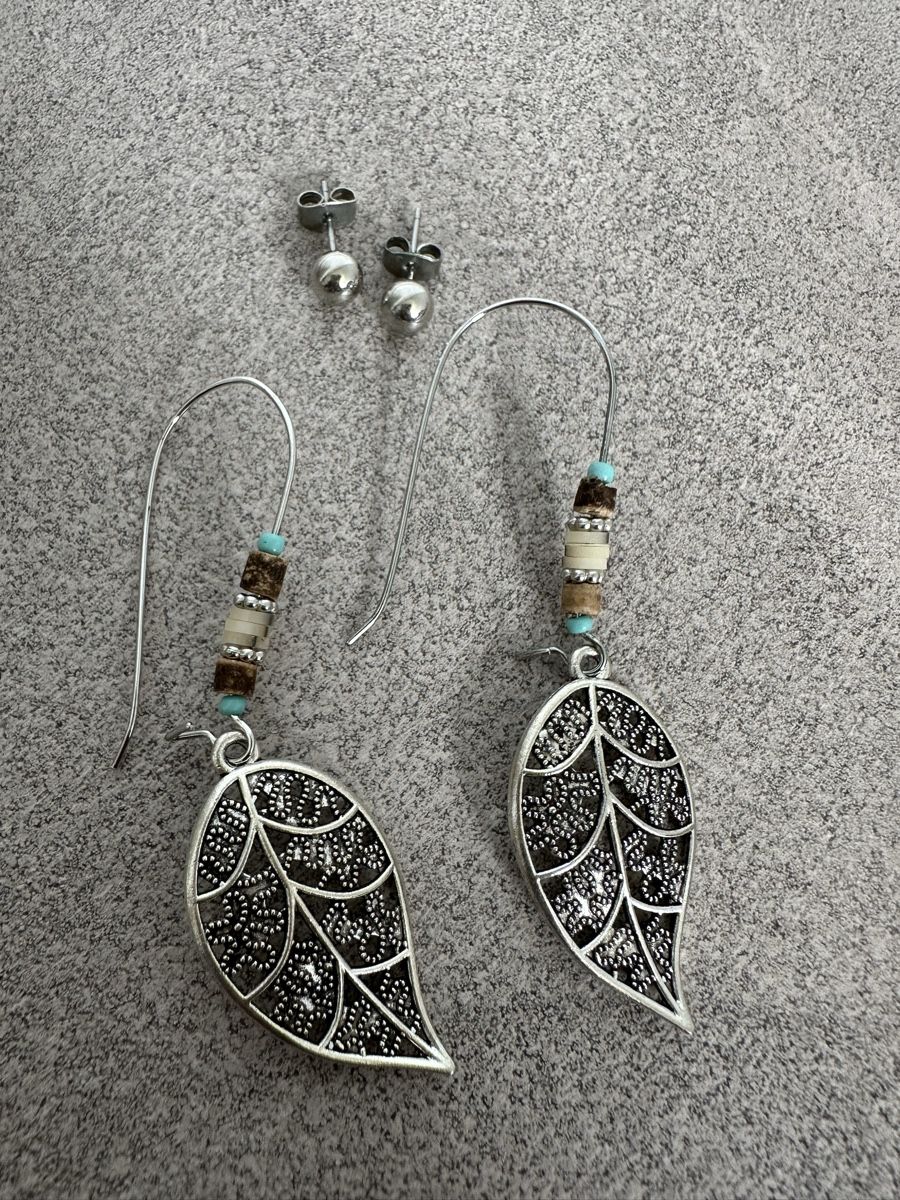 Orecchini pendenti & Orecchini a lobo: 2er Set Edle Blatt-Ohrhänger & Stecker, Vintage Look – Nuovo (secondo la descrizione) da Dietikon venduto da vithya88 2