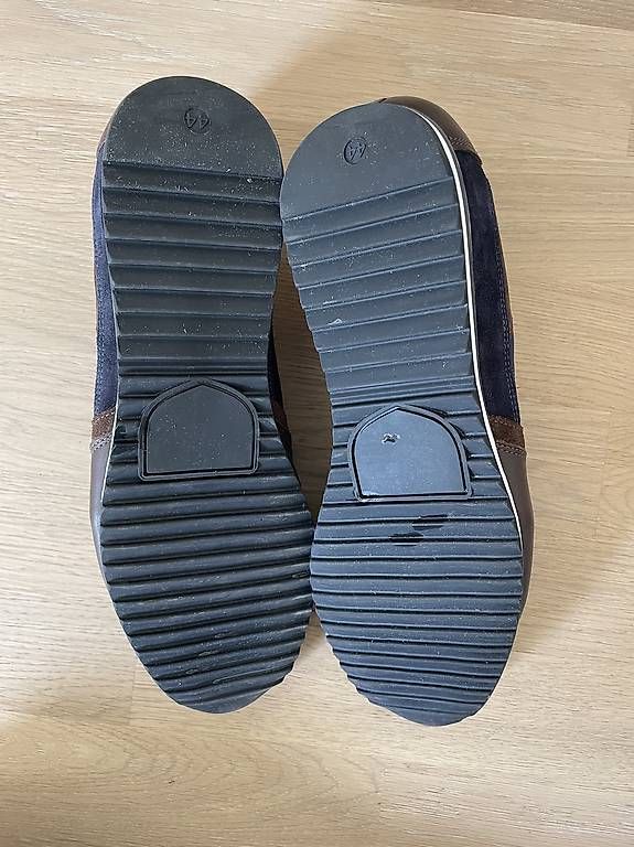 Scarpe da uomo: Baskets en cuir taille 44 – Usato da La Tour-de-Peilz venduto da K_L 4