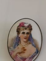 SCH. VINTAGE LIMOGES BROSCHE M. DAME