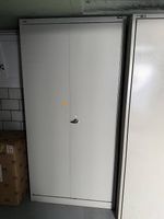 Metallic storage cabinet