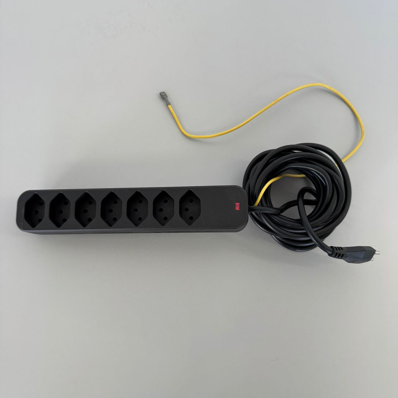 Spine: Max Hauri Swiss Line Mehrfachstecker - Schwarz - – Usato da Schönenwerd venduto da mcofficeshop