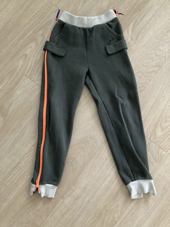 Praktische Trainerhose, seitl. Reissverschluss Gr. 122/128