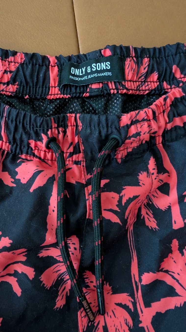 Costumi da bagno: Badehose ONLY & SONS Palmenprint Grösse M – Usato da Wädenswil venduto da coconut1289 2