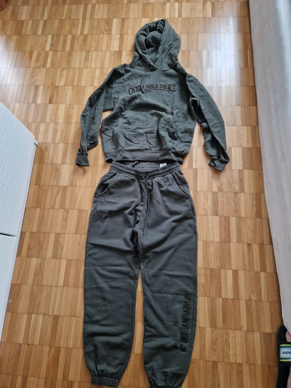 Lotti di vestiti: completo ocean apart (1) – Usato da Agno venduto da siuxy