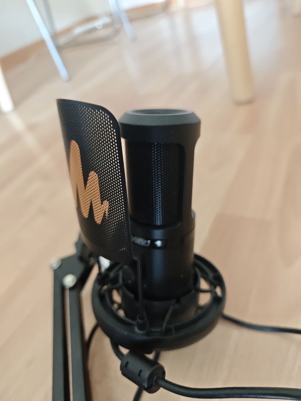 Mikrofone: microphone with stand  – Gebraucht aus Dübendorf von RedGreenBlue 2
