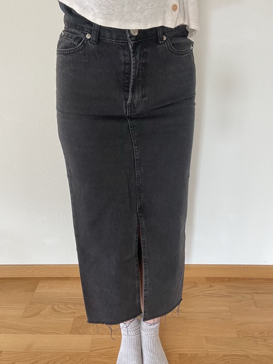 Bershka Röcke: Schwarzer Rock – Gebraucht aus Bern von Sibillab20