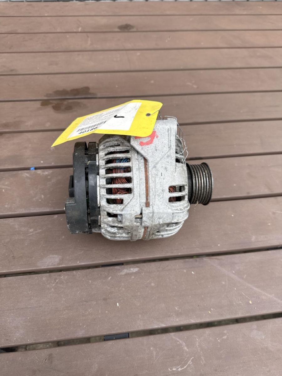 Mercedes-Benz Tutti pezzi di ricambio auto: Alternator occasion – Usato da Wildensbuch venduto da sva_6qbg 2