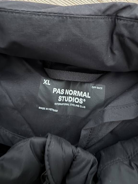 Pas Normal Studios Gilet & Giacche: Pas Normal Studios Off Race Gilet, XL – Usato da Urtenen-Schönbühl venduto da tschuls92 2