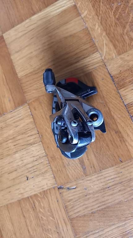 Pezzi di ricambio: Dérailleur arrière SRAM red 10 vitesses – Usato da Lausanne venduto da Yassinech 2