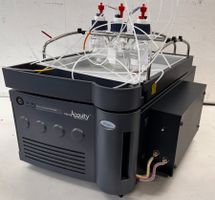 Waters Nano Acquity Binary Solvent Manager mit Aufsatz