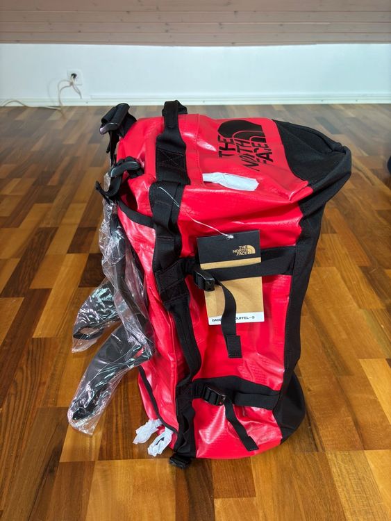 BRAND NEW The North Face Base Camp Duffel bag 50L Kaufen auf Ricardo