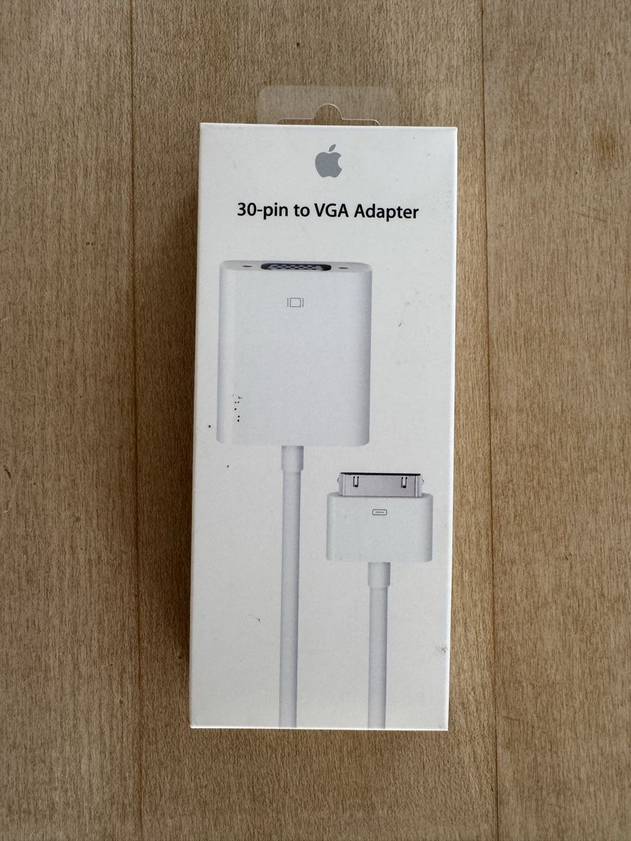 Apple Unità & Adattatore: Apple 30-PIN VGA Adapter – Nuovo e nell'imballaggio originale da Männedorf venduto da deal4deal