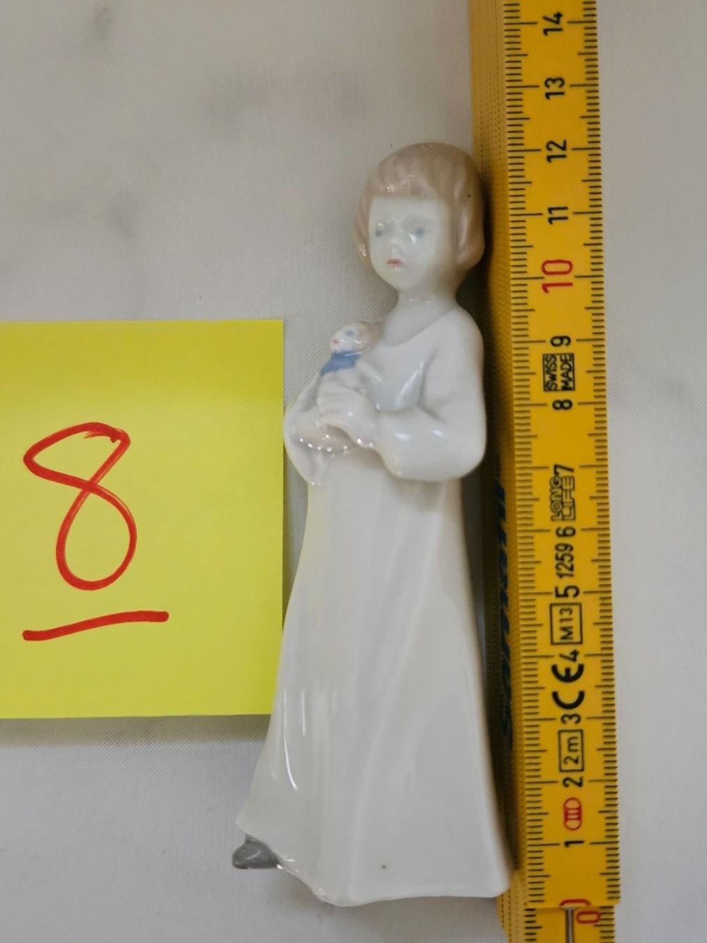 Figuren: Porzellanfigur Mädchen mit Puppe – Gebraucht aus Meggen von G7957c24