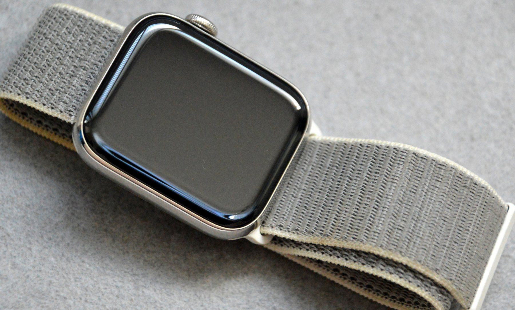 Apple Smartwatch: APPLE Watch Series 4 44 mm – Defekt aus Collonges von arashee 3