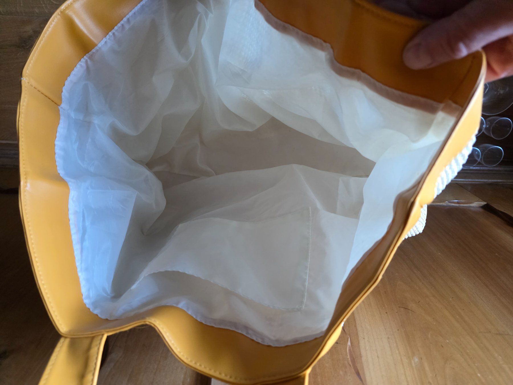 Taschen: Sommer Bade Tasche Clarins Strandtasche – Gebraucht aus Walterswil BE von Lonitti 3