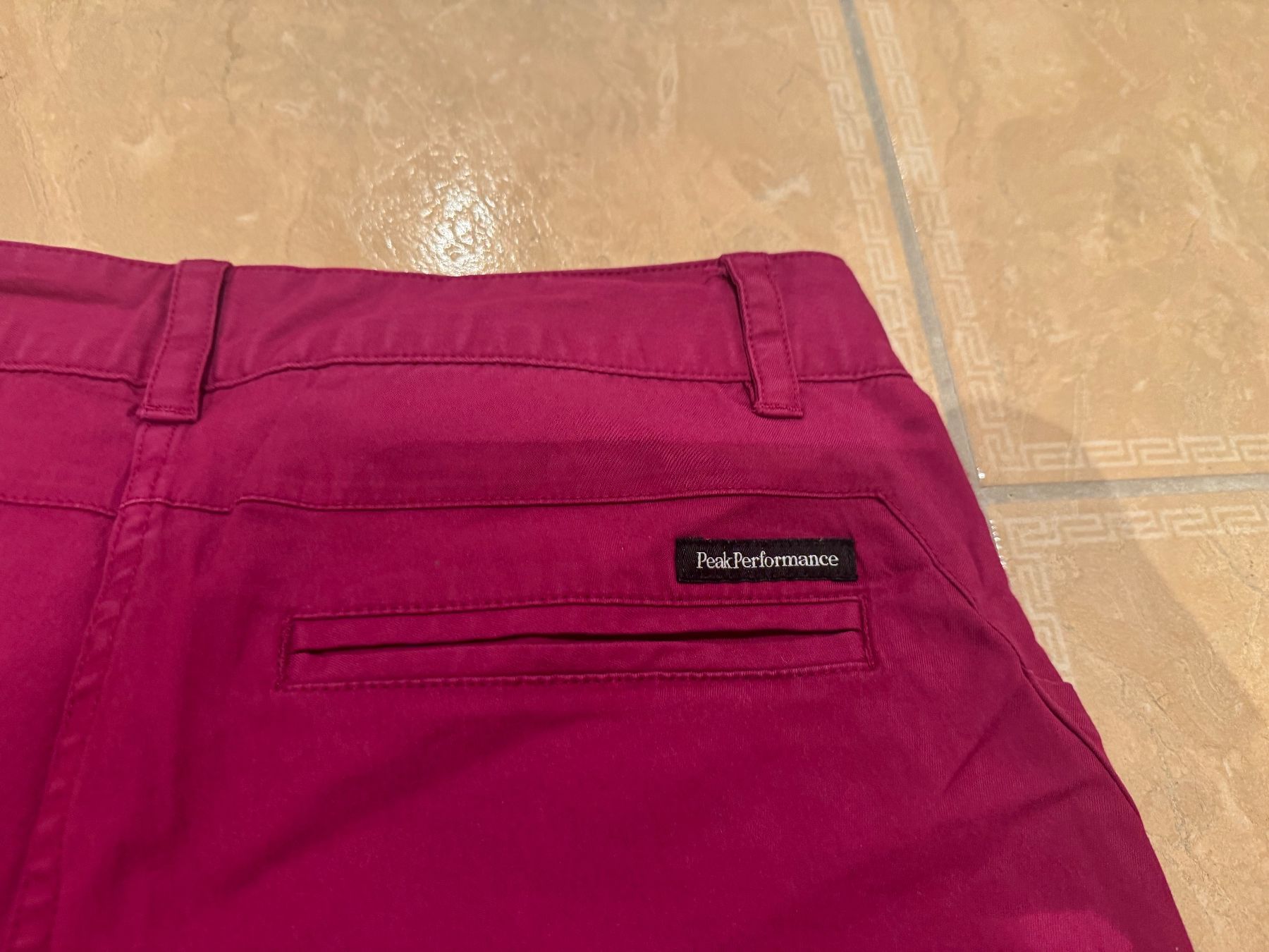 Pantaloni: Peak Performance NWT Shorts, 28 NP 99.95 Fr – Nuovo (secondo la descrizione) da Klingnau venduto da Markus14 4