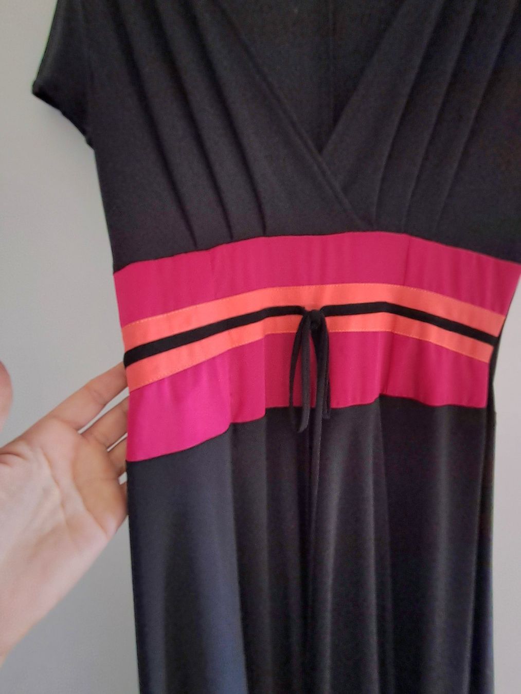 Robes: Romyda Keth Robe noire rayures roses orange taille M – Neuf (Voir description) à Aubonne par erinrose 1