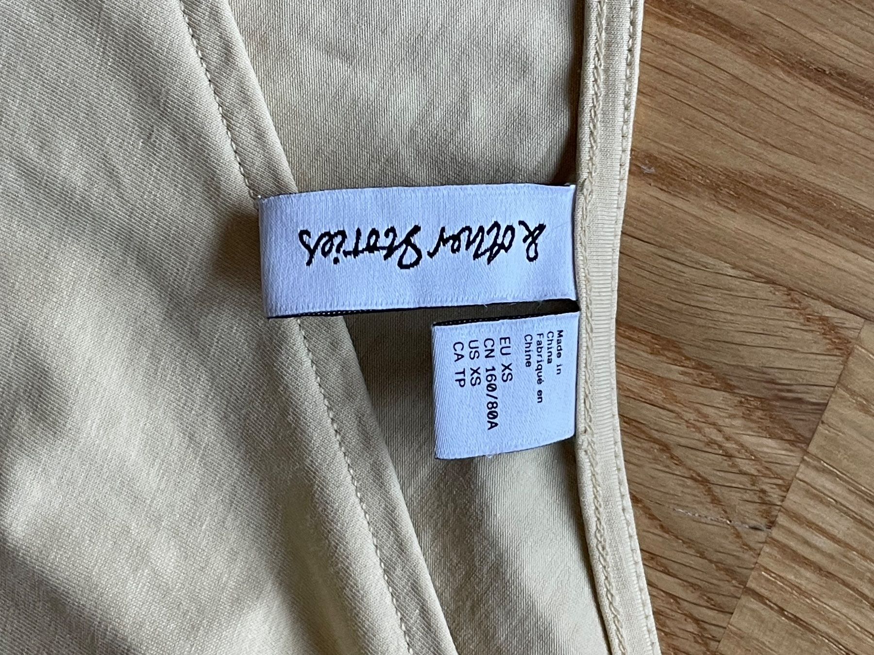 Other Stories Tops: ALLES RAUS Top asymmetrisch – Gebraucht aus Kloten von simones.thriftshop 3