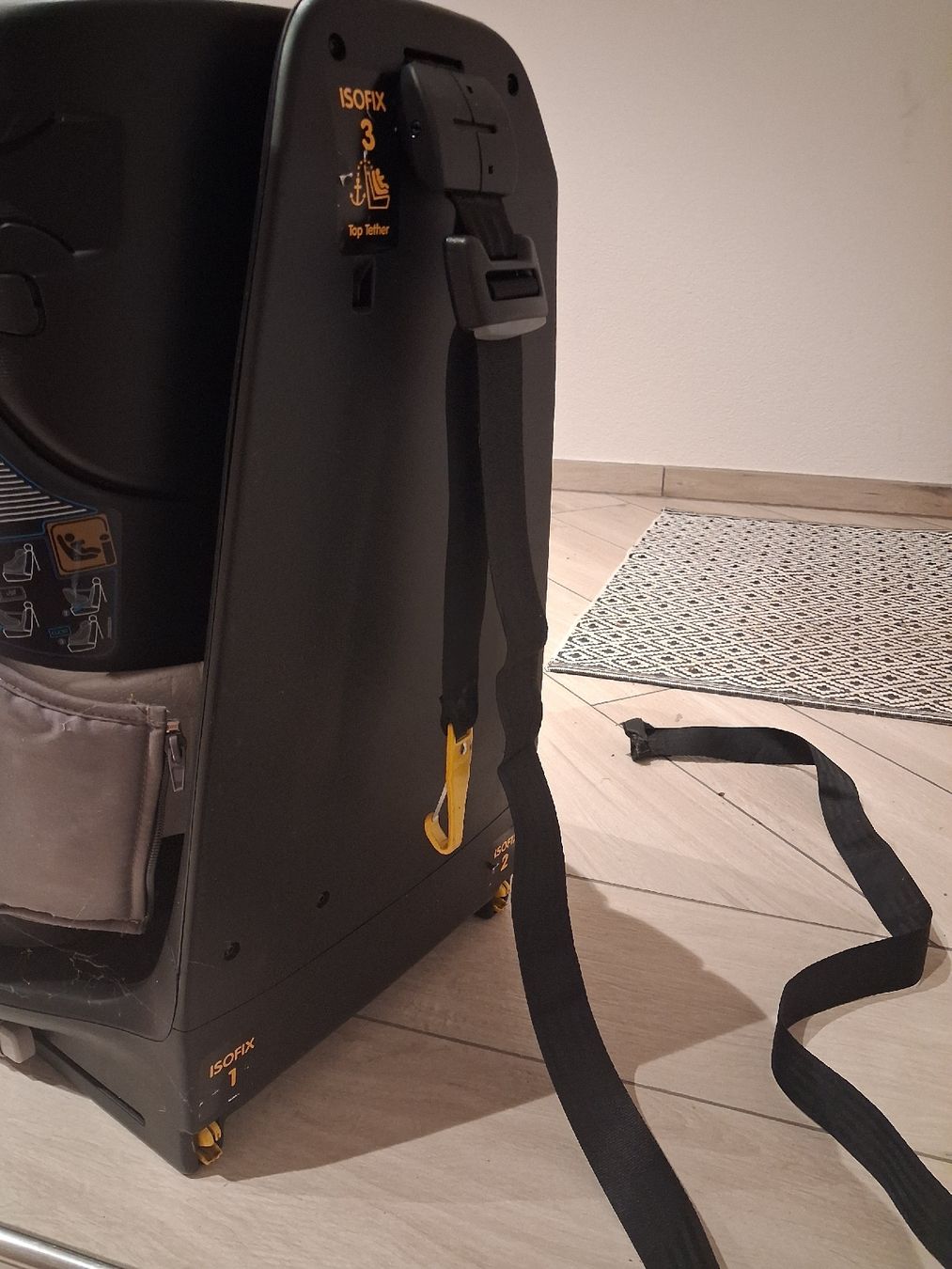 Maxi-Cosi Seggiolini per auto: Siège auto Bébé Confort AxissFix Isofix pivotant – Usato da Corcelles BE venduto da slm01 2