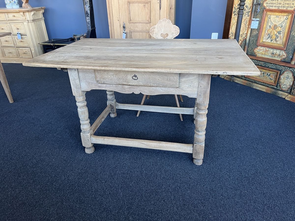 Tavoli: Schragentisch Alpenländisch – Usato da Gossau SG venduto da Keller-Antiques