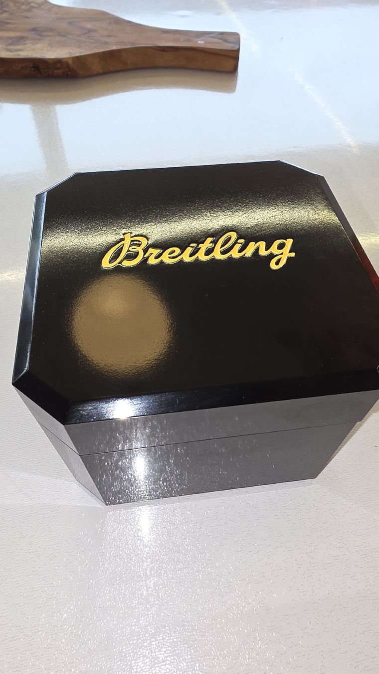 Breitling Orologi: BREITLING BAKELITE BOX SCHWARZ – Usato da Winterthur venduto da Navitimer 4