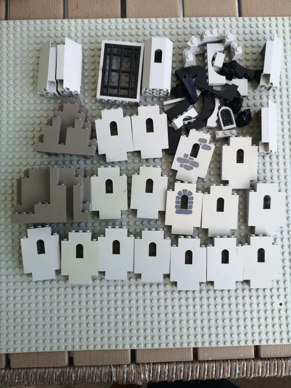 Lego Kit di costruzioni: LEGO Bauteile & Elemente Konvolut B – Usato da Goldau venduto da MacPad