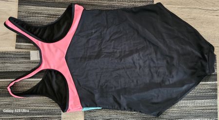 Einteiliger Sportbadeanzug von KappAhl,
