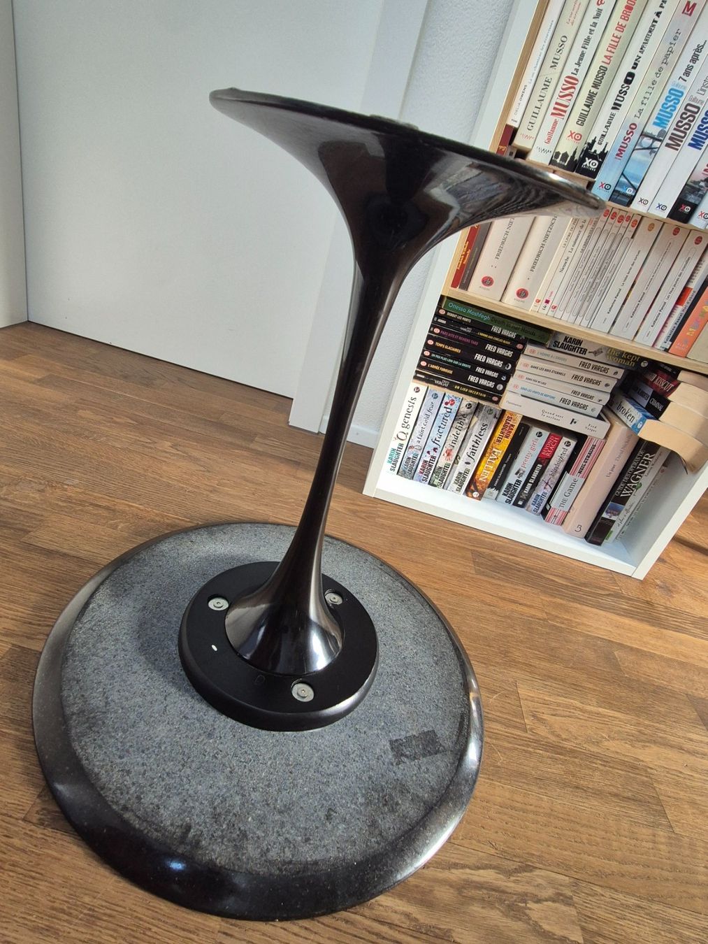 Tavoli: Vintage STAR Czechoslovakia Tulip Side Table, Stone Top – Usato da Zürich venduto da monadiederich 3